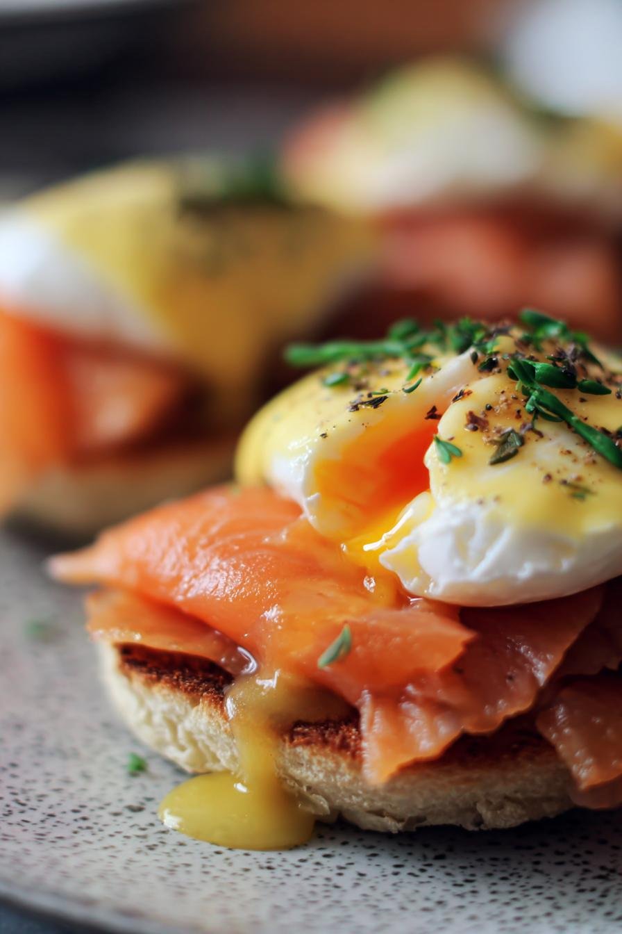 smoked salmon eggs benedict