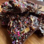 holiday chocolate bark clusters